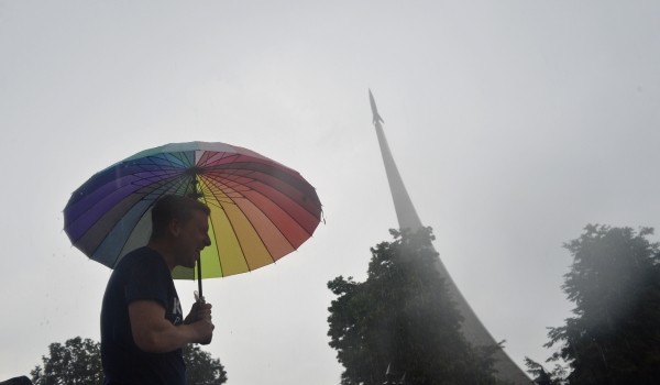 МЧС предупредило жителей столицы о сильном дожде с грозой, градом и порывистом ветре 