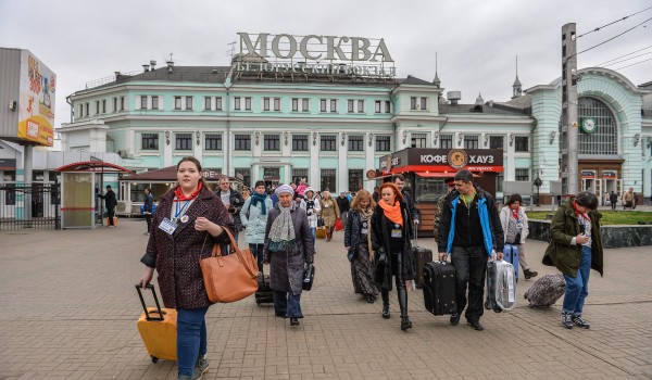 На всех вокзалах Москвы начали дублировать объявления на английском языке