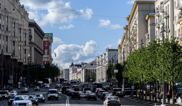 В работах по прокладке кабельной канализации на Тверской улице  было задействовано более 350 человек