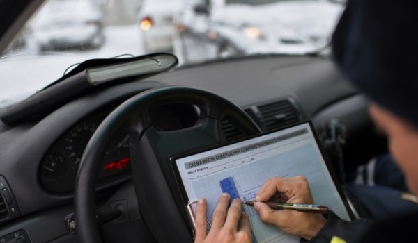 За 2016 год количество небольших ДТП на дорогах Москвы снизилось на 6,7%