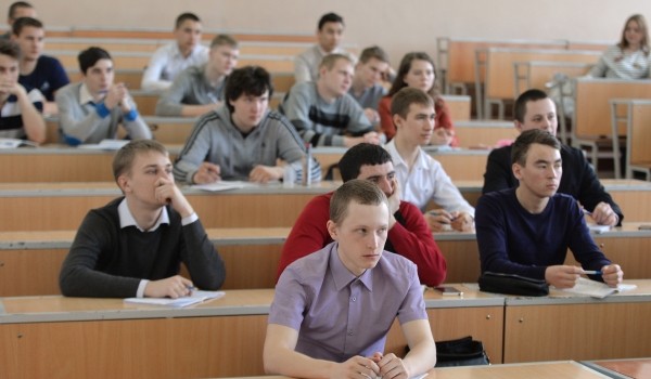 Названы ТОП-5 ВУЗов Москвы в области трудовой мобильности выпускников в 2016 году