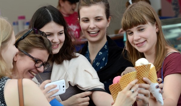 Жителям столицы в День города предложат попробовать мороженое из кваса на Тверской улице
