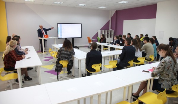 В рамках Международного форума «Город образования» пройдет панельная дискуссия «Умное образование: борьба двух интеллектов - кто победит?»