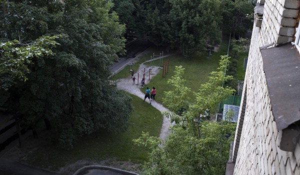 Порядка 120 дворов на юго-востоке города могут благоустроить на средства от парковок к 1 сентября