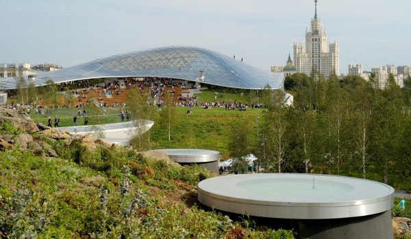 «Умное» освещение заработало в московском парке «Зарядье»