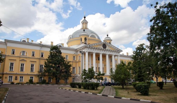 В одном из корпусов городской больницы №1 им. Н. И. Пирогова проведут капитальный ремонт кровли
