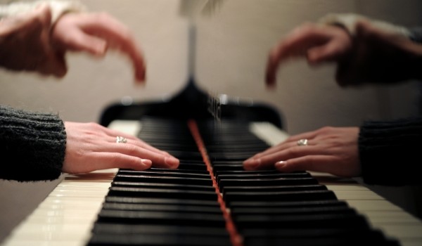 В центре столицы открылся культурный центр «Мини-хор»