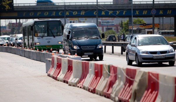 На улице Бутлерова ограничат движение автотранспорта с 3 ноября по 5 декабря