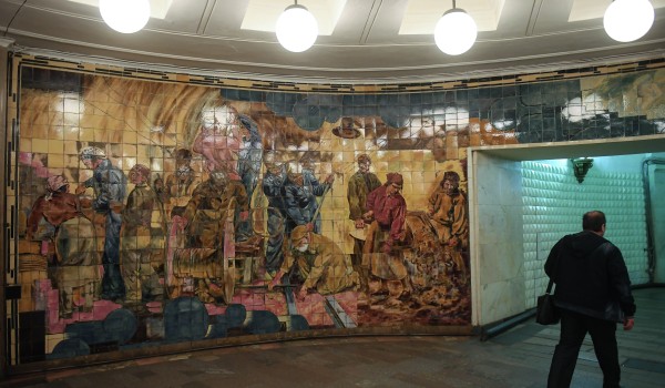 Реставрацию купола вестибюля начали на станции метро «Комсомольская»