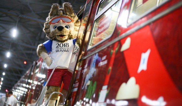 Тематический поезд FIFA-2018 вышел на Кольцевую линию метро