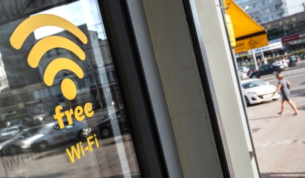 Москвичи стали на 40% чаще пользоваться бесплатным Wi-Fi в наземном транспорте с начала 2017 года