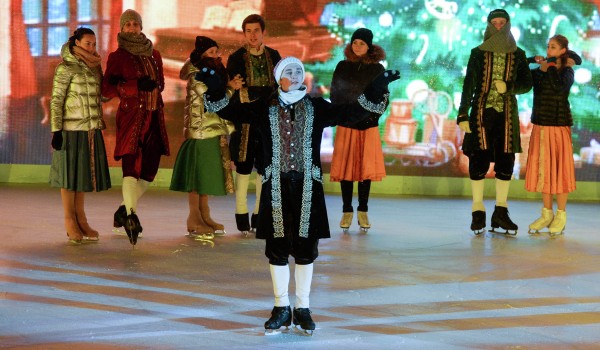  4 и 6 января на Площади Революции покажут спектакль «Белоснежка и семь гномов» с участием духового оркестра 