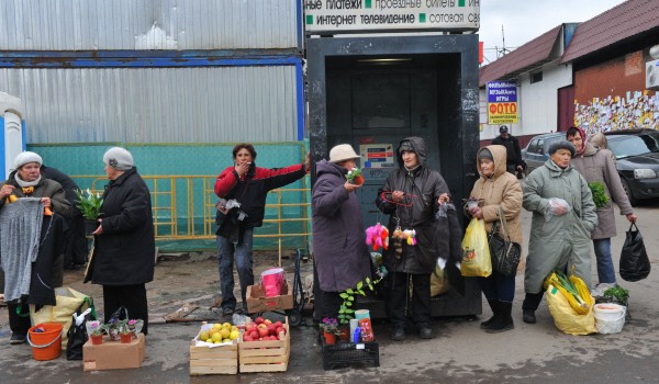 По фактам несанкционированной торговли в Москве в 2017 г. выписано штрафов на сумму 25 млн рублей