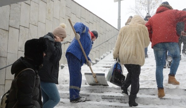 Более 2.3 тыс. сотрудников столичного метро задействованы в устранении последствий непогоды