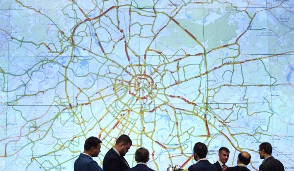 15 экипажей дорожного патруля ЦОДД работали в столице в снегопад