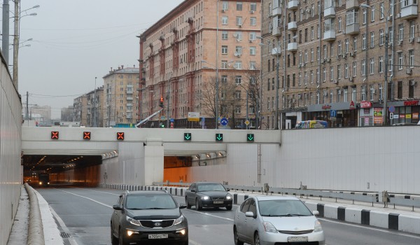 Движение транспорта ограничат на ряде центральных улиц Москвы 23 февраля из-за праздничного мероприятия