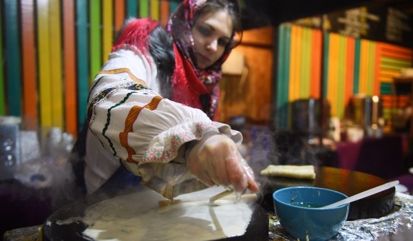 Около 300 тыс. человек посетили масленичные гуляния в Парке Горького 17-18 февраля