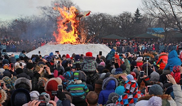 Четырехметровое чучело  зимы сожгут в последний день Масленицы в «Сокольниках»