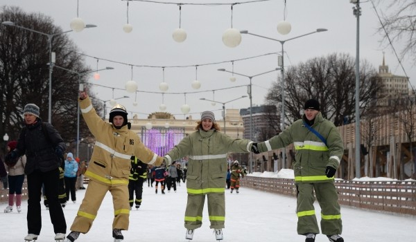 Порядка 1,5 тысячи человек приняли участие в пожарно-спасательном флешмобе в столице
