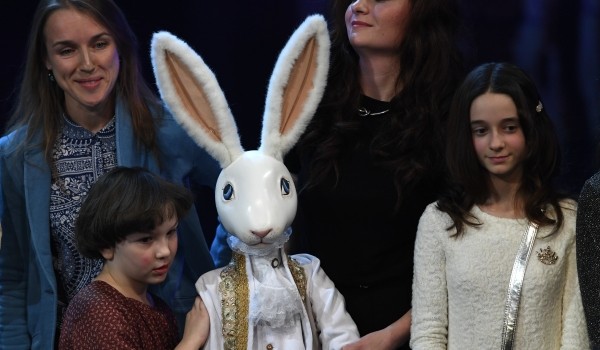 Благотворительное театральное шоу проведут Московский зоопарк и проект «Кинопоэзия Анатолия Белого»