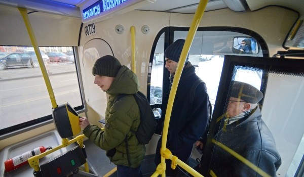 На столичном маршруте автобуса №794 введут бестурникетную систему оплаты 