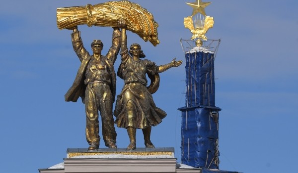 Станцию метро «ВДНХ» и площадь перед аркой главного входа выставки свяжет пешеходный маршрут