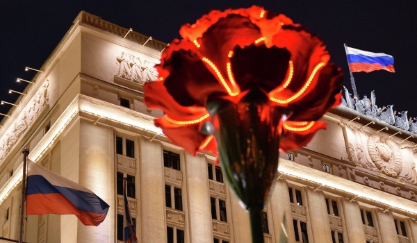 Свыше 2,3 тыс. тематических конструкций установят в Москве ко Дню Победы