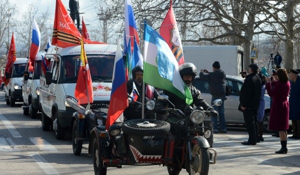 В столице 9 мая прошел автопробег на автомобилях времен ВОВ