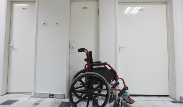 Детскую поликлинику в поселении Вороновское адаптируют для маломобильных людей