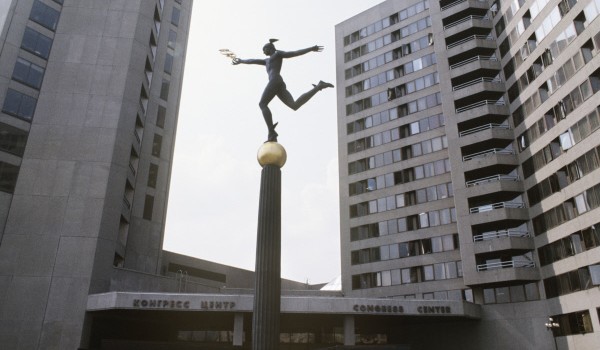 Объекты продажи и аренды из имущества Москвы представят на Всемирной выставке по франчайзингу