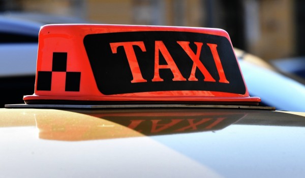 Социальное такси: как воспользоваться услугой в Москве?