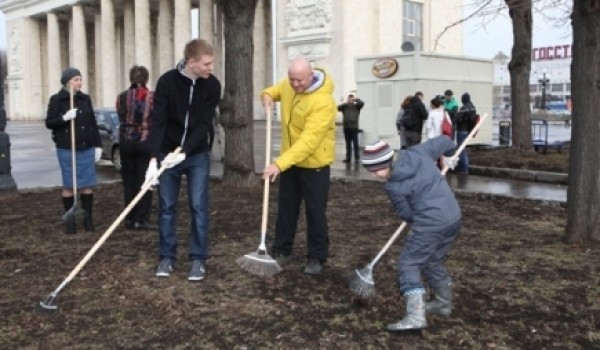 В Парке Горького 27 апреля прошел городской субботник