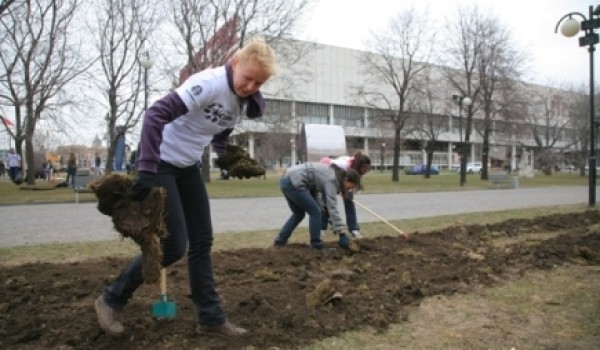 В парке «Музеон» 20 апреля прошел городской субботник