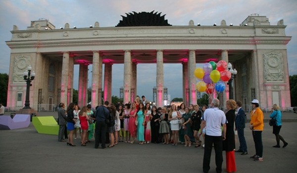 В парке Горького прошел выпускной бал-2013