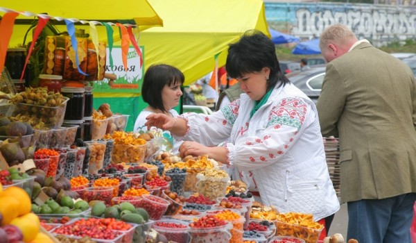 На Дорогомиловском рынке прошел фестиваль живой кухни и натуральных продуктов "Moscow City Bazar"