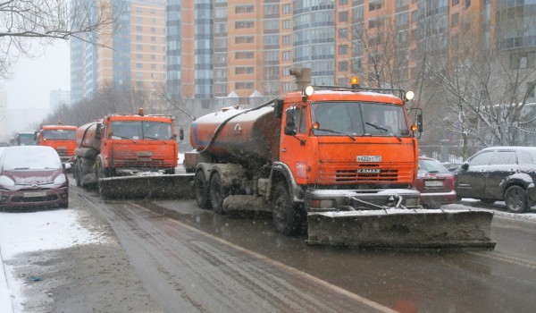 В Москве ликвидируют последствия снегопада