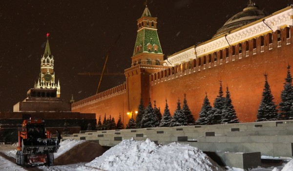 Уборка улиц Москвы после снегопада