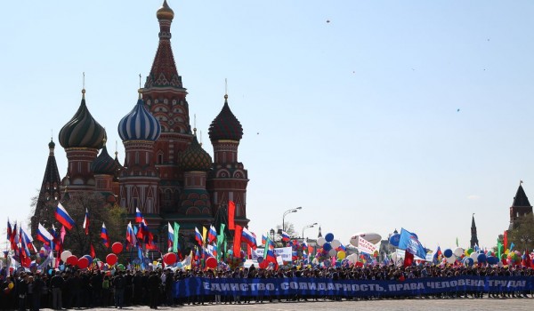 Первомайское шествие профсоюзов на Красной площади 