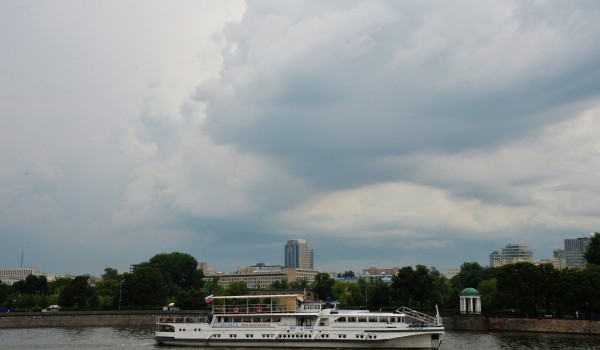 «Желтый» уровень опасности объявлен в столице 8 июня из-за сильного ветра и грозы