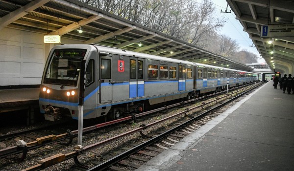 Около 100 тыс. пассажиров перевезли бесплатные автобусы во время закрытия участка Филевской линии метро