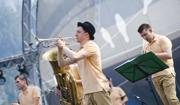 На ВДНХ на Летней эстраде в парке «Останкино» выступит московский коллектив BRASSOK!