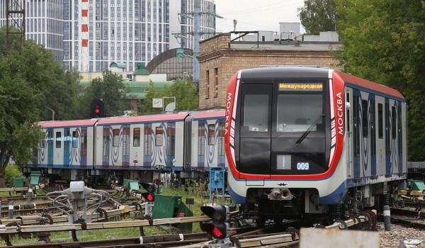 Запуск поезда «Москва» на Филевской линии метро