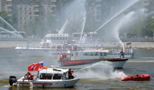 Ежесуточно московские спасатели осуществляют более 200 патрулирований водных объектов