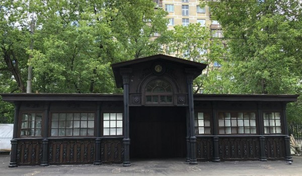 Завершена реставрация Чугунного павильона трамвайной остановки начала ХХ века