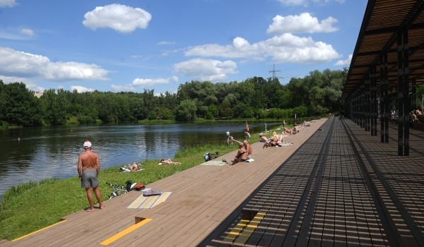 «Желтый» уровень опасности держится в столице четвертый день из-за риска возникновения пожаров