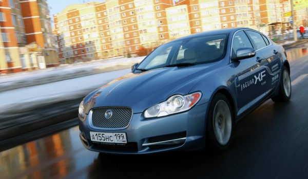 За полгода продажи легковых автомобилей в Москве выросли почти на 15%