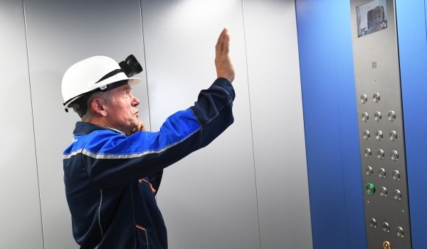 По программе капремонта на западе столицы введено в эксплуатацию более 90 лифтов