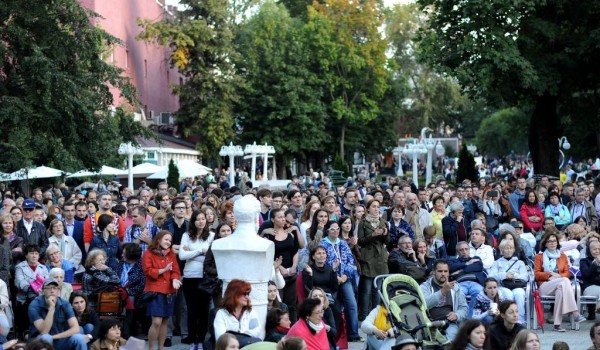 В День города в саду «Эрмитаж» пройдет шестой «Театральный марш»