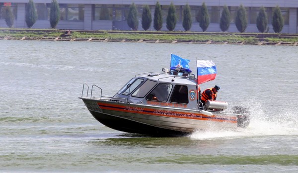 Спасателями Москвы проведено более 30 тыс. патрулирований на водных объектах города