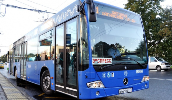Полуэкспрессные автобусы Мосгортранса совершают почти 100% рейсов точно по расписанию
